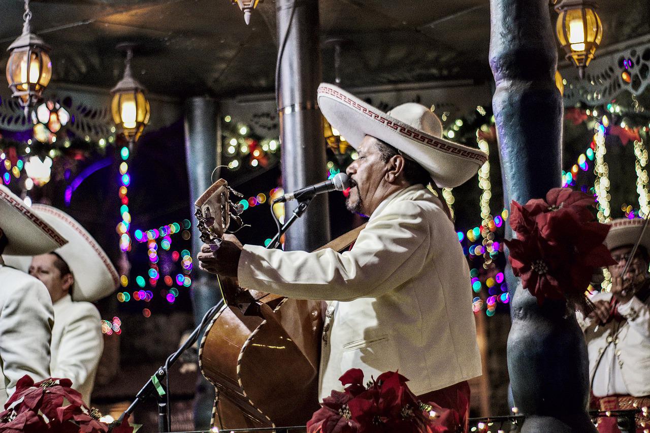 mariachi, guitar, mexico-5338942.jpg